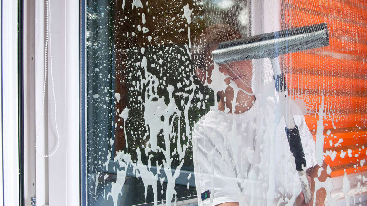 How to Wash Windows